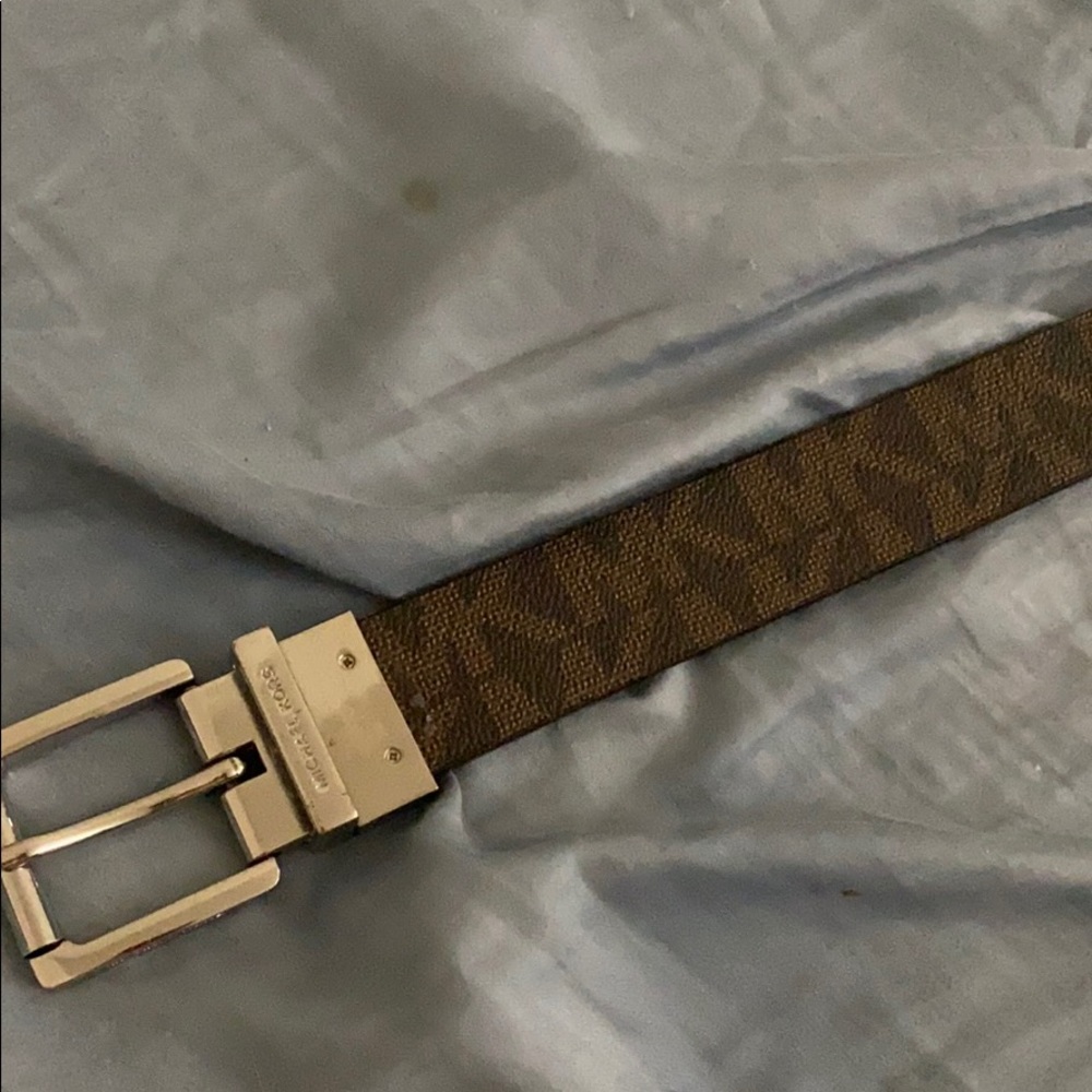 Double sided reversible MK belt